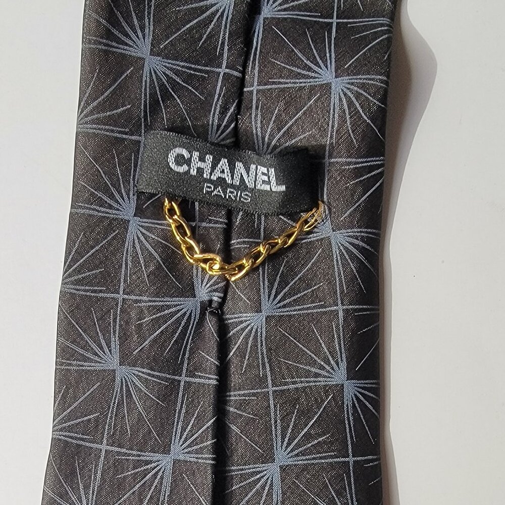 CHANEL Men's Vintage Tie 100% Silk Made in Italy Dark Grey w/ light blue pattern - Picture 6 of 6